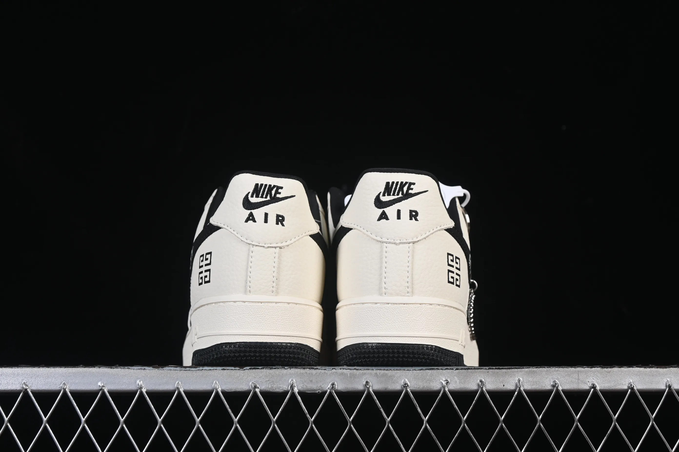 All categories Nk Air Force 1 Air Force series Nk Air Force 1 Low Air Force low-top Nike Air Force 1'07 Low Givenchy co-branded printed beige black hook Air Force 1 low-top casual sneakers KJ1688-021